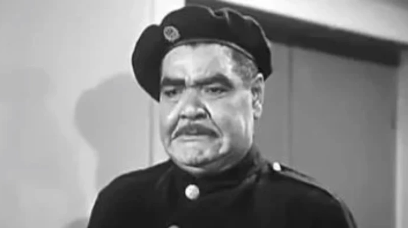 رياض القصبجي.. كوميديان طيب محبوس في بدلة الشاويش عطية تحل اليوم ذكرى ميلاد رياض القصبجي، المعروف بشخصية الشاويش عطية في السينما المصرية، وهو أحد