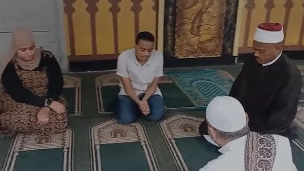 يوم السرد القرآني.. وكيل الأزهر يوجه رسالة لمن شاركوا في تسميع القرآن كاملاوجه الدكتور محمد الضويني وكيل الأزهر، رسالة للطلاب والقائمين على يوم السرد