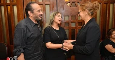 على الحجار ولطفى لبيب يحضران عزاء السيناريست عاطف بشاى.. صور تعرف على التالي على الحجار ولطفى لبيب يحضران عزاء السيناريست عاطف بشاى.. صور، حضر عدد من