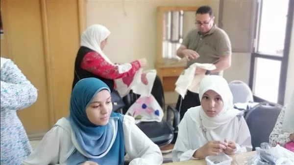 دور المرأة بالتنشئة الاجتماعية في نقاشات الأسبوع الثقافي للمرأة بسوهاج تتوالى فعاليات الأسبوع الثقافي المرأة بين الثقافة والفنون بمحافظة سوهاج، والذي