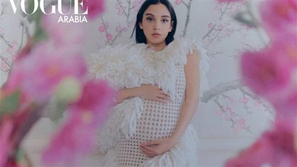 صور جديدة وحديث عن الأمومة.. سلمى أبو ضيف تكشف تفاصيل حملها كشفت الفنانة سلمى أبو ضيف عن صور جديدة من جلسة تصوير حملها مع مجلة فوج، وتحدثت عن الأمومة