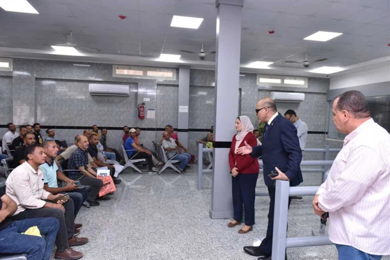 وزير العمل يتفقد إختبارات نظرية للمتقدمين لوظائف بالبوسنة والهرسك تفقد محمد جبران وزير العمل، اليوم السبت، إختبارات نظرية لشباب تقدموا بأوراقهم لشغل