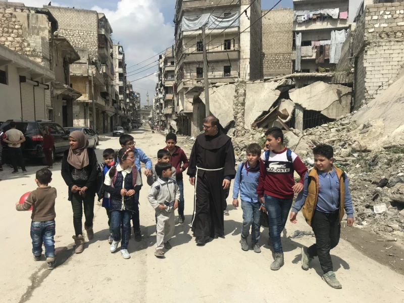 تصريحات أديرة الأرض المقدسة في لبنان الوضع مأساويأبواب أديرة الأرض المقدسة في لبنان مفتوحة أمام النازحين. وقد صرح الأب نجيب إبراهيم، حارس دير حريصا