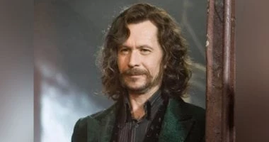 فن: جارى أولدمان: ربما بعد بضعة سنوات أقدم شخصية دمبلدور مع انتشار الأخبار مؤخرا حول بحث شبكة عن الثلاثة أطفال الرئيسين فى المسلسل التليفزيونى الجديد ، يتساءل الجميع عمن سيتم إحضار