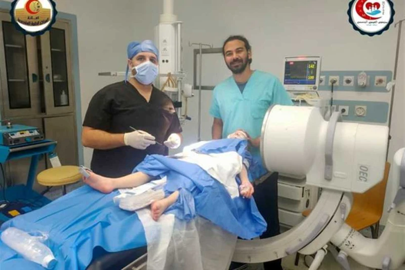 استخراج حجر ساعة من أنف طفلة بالعجمي التخصصي في الإسكندرية (صور) نجح فريق طبي من قسم جراحة الوجه والفكين، في مستشفى العجمى التخصصي التابعة لوزارة الصحة في الإسكندرية، في إجراء عملي