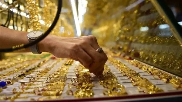 أغلى عيار ذهب اليوم 13-9-2024.. بكامسجل أغلي أعيرة الذهب وهو عيار 24 الأغلي فئة نحو 3914 جنيها للبيع و3925 جنيها للشراء، في مستهل تعاملات اليوم الجمعة الموافق 13-9-2024.مع بدء تداو