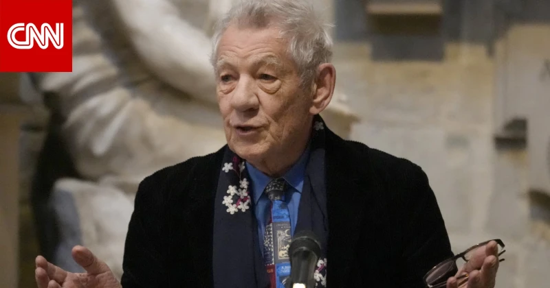 إيان ماكيلين: على صناع سيد الخواتم الإسراع إذا كانوا يريدون عودته بدور غاندالف منوعات ()-- يرغب السير إيان ماكيلين في تكرار دور غاندالف، في سلسلة سيد الخواتم، لكن يجب أن يحدث ذلك ق