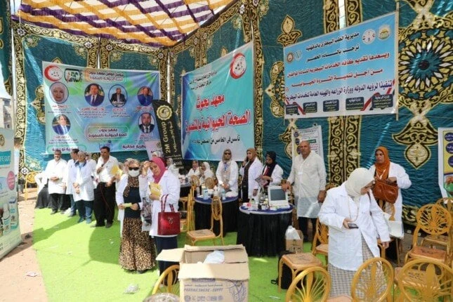 احتفالا بعيد الفلاح.. الخدمات البيطرية تعالج 170 ألف رأس ماشية مجاناأطلقت ﺣﻤﻼت وﻗﻮاﻓﻞ ﺑﻴﻄﺮﻳﺔ ﻣﺠﺎﻧﻴﺔ ﺷﺎﻣﻠﺔ ﻓﻲ ﻛﻞ ﻣﺤﺎﻓﻈﺎت اﻟﺠﻤﻬﻮرﻳﺔ، وداﺧﻞ ﻛﻞ ﻣﺤﺎﻓﻈﺔ ﺗﻢ