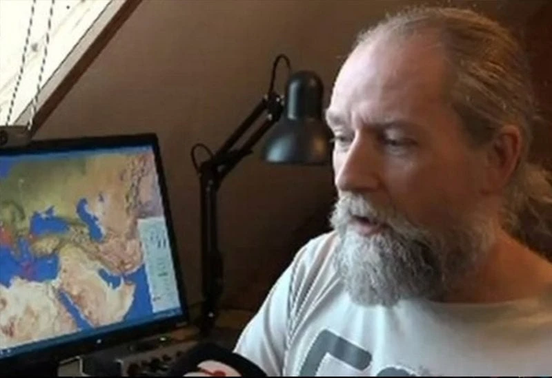 اليوم وغدا.. العالم الهولندي يحذر من نشاط زلزالي منوعات الاسبوع عالم الزلازل الهولندي.. حذر عالم الزلازل الهولندي فرانك هوجربيتس، خلال الساعات الماضية، من حدوث العديد من الأنشطة ال