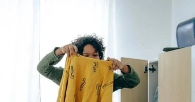 7 حيل ذكية وسهلة لترتيب دولابك قبل استقبال الخريف.. ودعي الفوضى المرأة والمنوعات تنظيم دولاب الملابس من المهام الأساسية عند استقبال فصل جديد من فصول السنة، وبينما نستعد لاستقبال ال