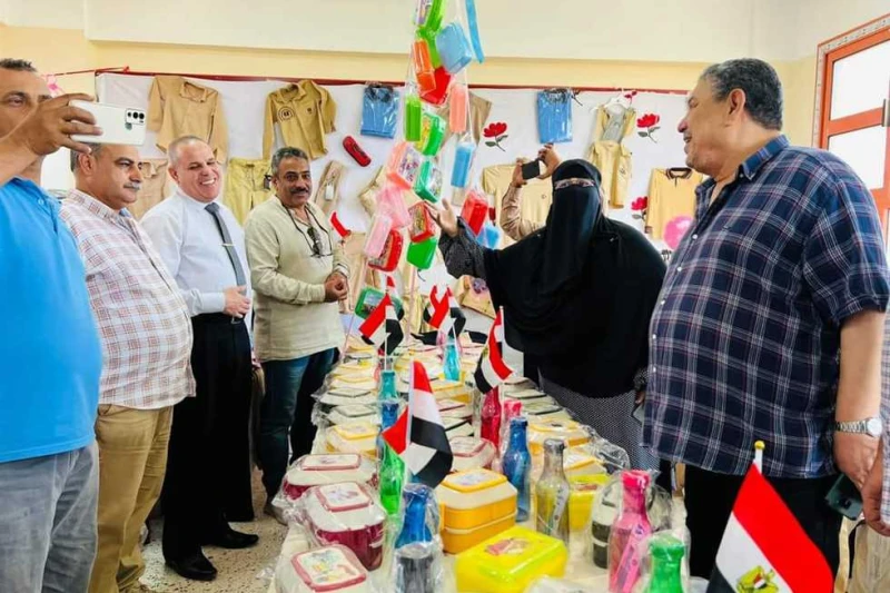 محافظ كفر الشيخ يعلن افتتاح معرض أهلا مدارس بمركز الرياض أعلن اللواء دكتور علاء عبدالمعطي، محافظ كفرالشيخ، افتتاح معرض أهلا مدارس بمركز الرياض، تحت