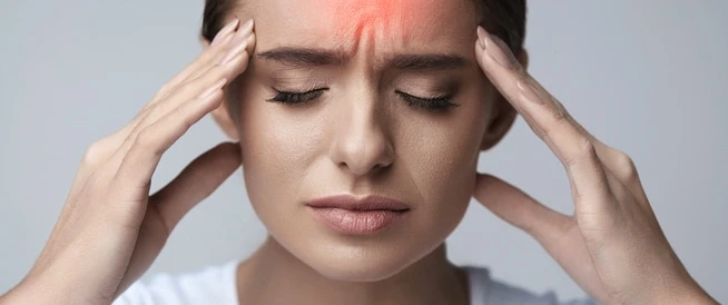 أسباب الصداع التوترى وعلاقته بالتوترما هو الصداع التوتري؟الصداع التوتري هو أكثر أنواع الصداع المنتشرة عند البالغين، وعادة ما يظهر على شكل ألم خفيف أو