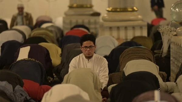 كيف ننادي إلى صلاة خسوف القمر؟ تعرف على الطريقةورد إلى دار الإفتاء المصرية، سؤال يقول (كيف ينادى لصلاتي الكسوف والخسوف؟ هل ينادى بالصلاة جامعة أم