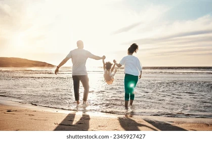 رواية عشقتني مراهقة الفصل الثامن 8 بقلم مريم محمد رواية عشقتني مراهقة الفصل الثامن 8 بقلم مريم محمدمسكت ورد ايد ابوها و مشيت معاه و لاول مره متبصش وراهاوجعها خلاها خايفه تبص وراها