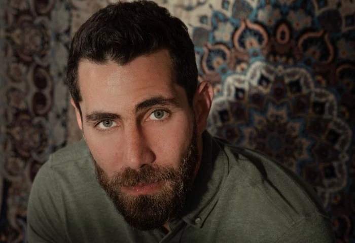 تلبية لنداء افاق عربية، عزيز مرقة ينتهي من تصوير كليب أحلى وحدة انتهى الفنان عزيز مرقة من تصوير كليب جديد بعنوان لما تيجي سكة، بمشاركة الفنانة أسماء