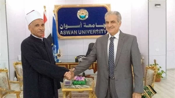 بروتوكول تعاون بين جامعة أسوان والأوقاف لتدريب 50 من الأئمة والواعظاتأكد القائم بأعمال رئيس جامعة أسوان الدكتور لؤي سعد الدين نصرت، أنه في إطار