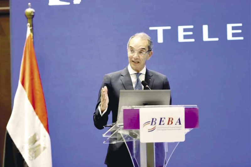 وزير الاتصالات: مد كابلات الألياف الضوئية لتوصيل الإنترنت لأكثر من 58 مليون مواطن شارك الدكتور عمرو طلعت وزير الاتصالات وتكنولوجيا المعلومات في جلسةالأمل من أجل الرقمنة مستقبل رقمى