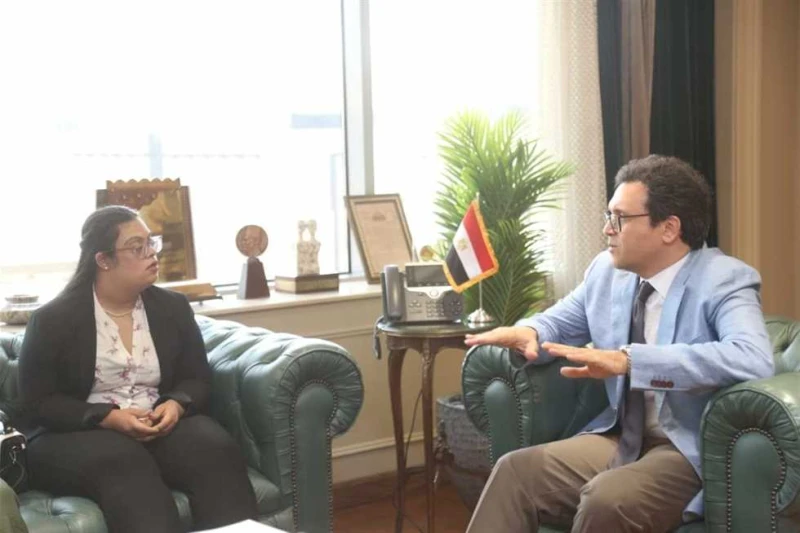 وزير الثقافة يستقبل الفنانة التشكيلية مريم وجيه لعرض أعمالها بمقر الوزارة بالعاصمة الإدارية استقبل الدكتور أحمد فؤاد هنو، وزير الثقافة اليوم