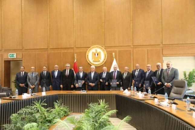 تدشين 100 منحة دراسية بفروع الجامعات الأجنبية بالعاصمة الإداريةشهد الدكتور أيمن عاشور وزير التعليم العالى والبحث العلمى، مراسم توقيع مذكرة تفاهم بين