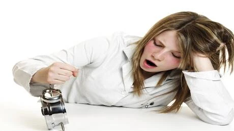 أفضل 5 طرق للتعامل مع النعاس في النهار متفرقات يشير الدكتور سيرغي أغابكين أخصائي إعادة التأهيل، إلى أن انخفاض ساعات النهار ودرجة حرارة الهواء وتفاقم الأمراض المزمنة وتغيرات في النظ