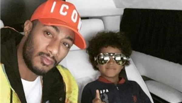 سيدة تتهم نجل محمد رمضان بضرب طفلها في ناد شهير بأكتوبر في واقعة أثارت جدلا واسعا، قدمت سيدة مديرة شركة إعلانات بلاغا رسميا ضد نجل الفنان محمد رمضان،