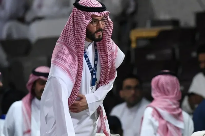 فهد بن نافل: سعود عبد الحميد ابن للهلال والحربي يعزز مستقبلنا تماني فهد بن نافع رئيس الهلال، التوفيق للاعب السابق بالفريق سعود ع بد الحميد، بعد انتقاله إلى روما، مدرجا صفقة متعب ال