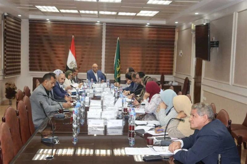 مقترح بإعادة دراسة مخطط منطقة الشروق لتوفير مساحة للصناعة مع الخدمات بالقليوبية (تفاصيل) أكد المهندس أيمن عطية، محافظ القليوبية، الاهتمام الكبير