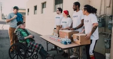 اليوم العالمي للأعمال الخيرية.. 4 أبراج بتحب الخير واللى في إيديها مش ليها المرأة والمنوعات يحرص البعض على مساعدة من يحتاج إليهم سواء بالمال أو الطعام أو حتى بدعمهم نفسيا، وهؤلاء ي