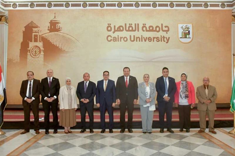 الرقابة الصحية: توجيهات من القيادة السياسية بانضمام المستشفيات الجامعية لالتأمين الشامل بحث الدكتور أحمد طه، رئيس الهيئة العامة للاعتماد والرقابة الصحية، خلال لقاء عقده، اليوم السب