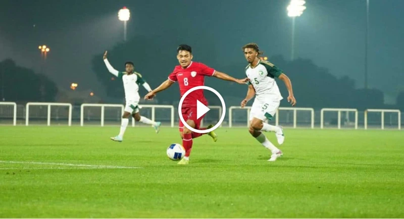 السعودية تستعد لمواجهة إندونيسيا: موعد مباراة السعودية وإندونيسيا في تصفيات كأس العالم 2026 القنوات الناقلة لمباراة السعودية وإندونيسيا يستعد المنتخب