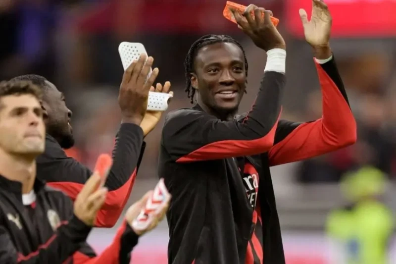 تامي أبراهام يتوعد ليفربول بعد اكتساح ميلان لفينيسيا أبدى المهاجم الإنجليزي تامي أبراهام ثقته في أن فوز فريقه الجديد ميلان على ضيفه فينيسيا بنتيجة 4-0 في الدوري الإيطالي اليوم السب