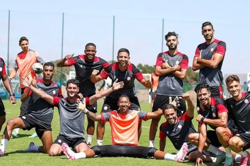 في الوقت القاتل.. موكوينا يحقق فوزه الأول مع الوداد فاز نادي الوداد الرياضي بصعوبة كبيرة على ضيفه المغرب التطواني 1-0 في الجولة الثانية من الدوري