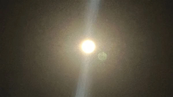 لونه أكثر إظلاما.. الآن خسوف جزئي للقمر يحدث في سماء مصرتشهدت سماء مصر الآن ظاهرة فلكية مميزة، حيث يحدث خسوف جزئي للقمر ويتفق وسط هذا الخسوف مع اكتمال بدر شهر ربيع الأول من عام 144