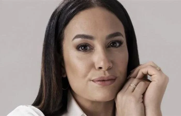 فن: هند صبري تخطف الأنظار بإطلالة صيفية على البحر (صور) شاركت الفنانة هند صبري، جمهورها ومتابعيها صورا، من أحدث جلسة تصوير لها على البحر. إطلالة هند