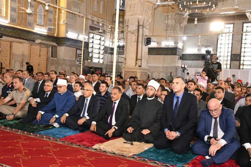 احتفالا بالمولد النبوي.. ولد الهدى فالكائنات ضياء موضوع خطبة الجمعة اليوم يؤدى أئمة المساجد، خطبة الجمعة اليوم بعنوان ولد الهدى فالكائنات ضياء، وهو الموضوع الذي حددته وزارة الأوقاف