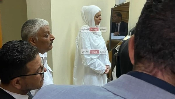 10 سبتمبر الفصل في طلب رد هيئة محكمة مضيفة الطيران التونسية قررت محكمة إستئناف القاهرة بدار القضاء العالي، بتأجيل نظر طلب دفاع مضيفة طيران المتهمة بقتل ابنتها في منطقة القاهرة الجد