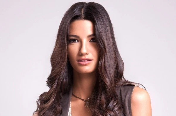 بكلمات مؤثرة.. تارا عماد تستذكر والدتها من داخل المسجد أول ما شفت الصور شوفت مامتي تعرف على التالي بكلمات مؤثرة.. تارا عماد تستذكر والدتها من داخل