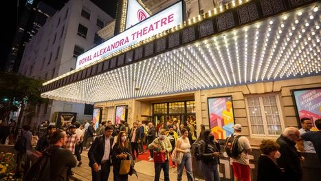 انطلاق مهرجان تورونتو السينمائي بمظاهرات داعمة لغزة (شاهد) تعرف على التالي انطلاق مهرجان تورونتو السينمائي بمظاهرات داعمة لغزة (شاهد)، شهد افتتاح