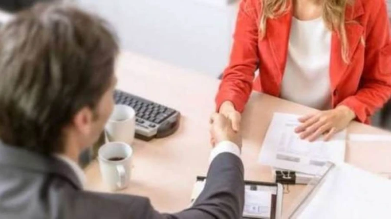 وظائف وزارة العمل.. فرص في 15 محافظة والراتب 6500 جنيه أصدرت وزارة العمل اليوم الجمعة نشرتها نصف الشهرية التي تتضمن فرص عمل جديدة في عدد من المحافظات