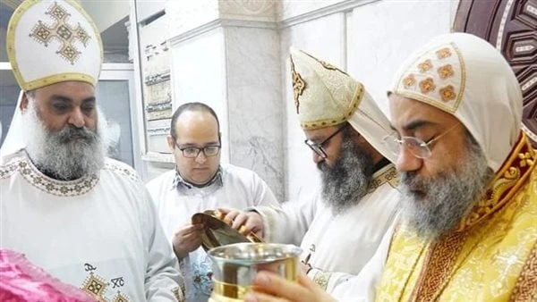 تدشين أواني خدمة وشمامسة جدد في أبو قرقاص.. صور صلى الأنبا فيلوباتير أسقف أبو قرقاص القداس الإلهي، أمس، في كنيسة السيدة العذراء (مقر المطرانية)،