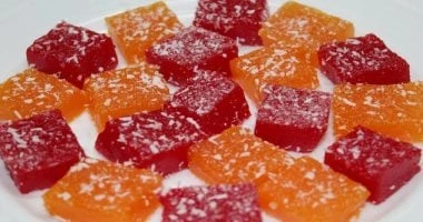 طريقة عمل الملبن بالمكسرات أو الفول السوداني.. اجهزى للمولد المرأة والمنوعات الملبن بالمكسرات من الحلويات الشرقية ومن القطع الأساسية بعلبة حلوى المولد النبوي وتتميز بأنها لذيذة وشه