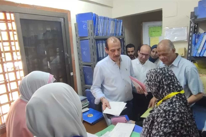 نائب وزير الصحة يتفقد مركزي طب أسرة وعيادة تأمين صحي في القليوبية أعلنت وزارة الصحة والسكان، تنظيم مرور جماعي على المراكز الطبية والوحدات الصحية