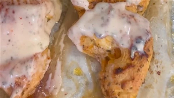 طريقة عمل أسياخ الدجاج الحارة بمذاق لا يقاوم أسياخ الدجاج الحارة من الأطباق الرئيسية اللذيذة التي يمكنك تطبيقها في المنزل بمذاق شهي ولا يقاوم.قدمت الشيف غادة التلي، عبر خسابها الرس