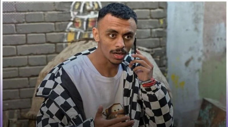 صراع على التريند.. الجوكر وكزبرة ينافسان بقوة تصدرت أغنية فيلم هندي للرابر أحمد ناصر، المعروف بالجوكر، تريند موقع الفيديوهات العالمي يوتيوب بعد أيام قليلة من طرحها. الأغنية لاقت نج