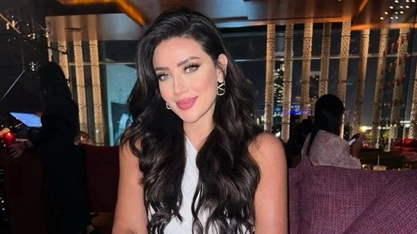 بعد شائعة زواجها .. رضوى الشربيني بالأبيض نشرت الإعلامية رضوى الشربيني صورة جديدة أطلت من خلالها بفستان أبيض جذاب، لاقى رواجا كبيرا بين جمهورها على السوشيال ميديا، عبر حسابها بموقع