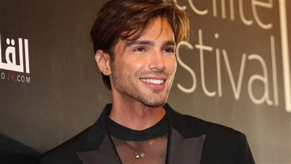 شادي شامل: عندي بيزنس في دبي بصرف منه قال الفنان شادي شامل إنه يستعد لطرح أغنية مع الفنانة سميرة سعيد، وسيكون عملا مختلفا. وأوضح شادي شامل في تصريحات