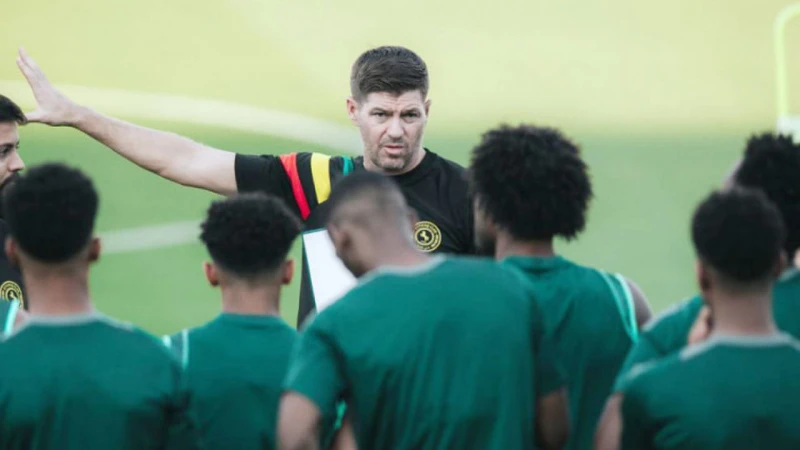 -مدرب الاتفاق يفاضل بين جراي وكوستا للمشاركة أمام النصر .. فاضل مدرب الفريق الأول لكرة القدم بنادي الاتفاق، ستيفن جيراد، بين بين الجناح الجامايكي ديماراي جراي، ونظيره البرازيلي جوا