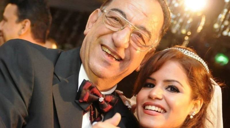 لمياء أحمد راتب عن تكريم والدها: سعيدة باهتمام وتقدير وزير الثقافة عبرت لمياء، ابنة الفنان الراحل أحمد راتب، عن سعادتها الكبيرة بتكريم اسم والدها من