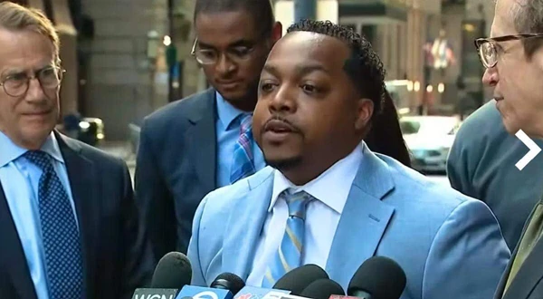 سجن ظلما 10 سنوات.. أمريكي يحصل على 50 مليون دولار تعويضا من سلطات شيكاغو منوعات فيما يعتبر أكبر قضية تعويض ضد الشرطة في تاريخ الولايات المتحدة الأمريكية، حكم على سلطات مدينة شيكاغ