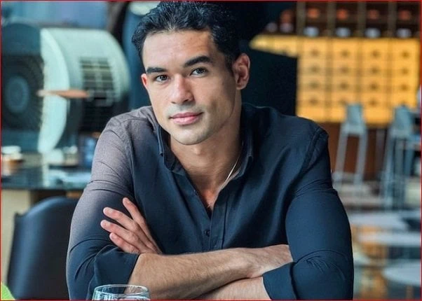 يوسف عمر يبدأ تصوير مسلسل مملكة الحريربدأ الفنان يوسف عمر، تصوير مشاهده في مسلسل مملكة الحرير، بطولة الفنان كريم محمود عبد العزيز، والمقرر عرضه خلال